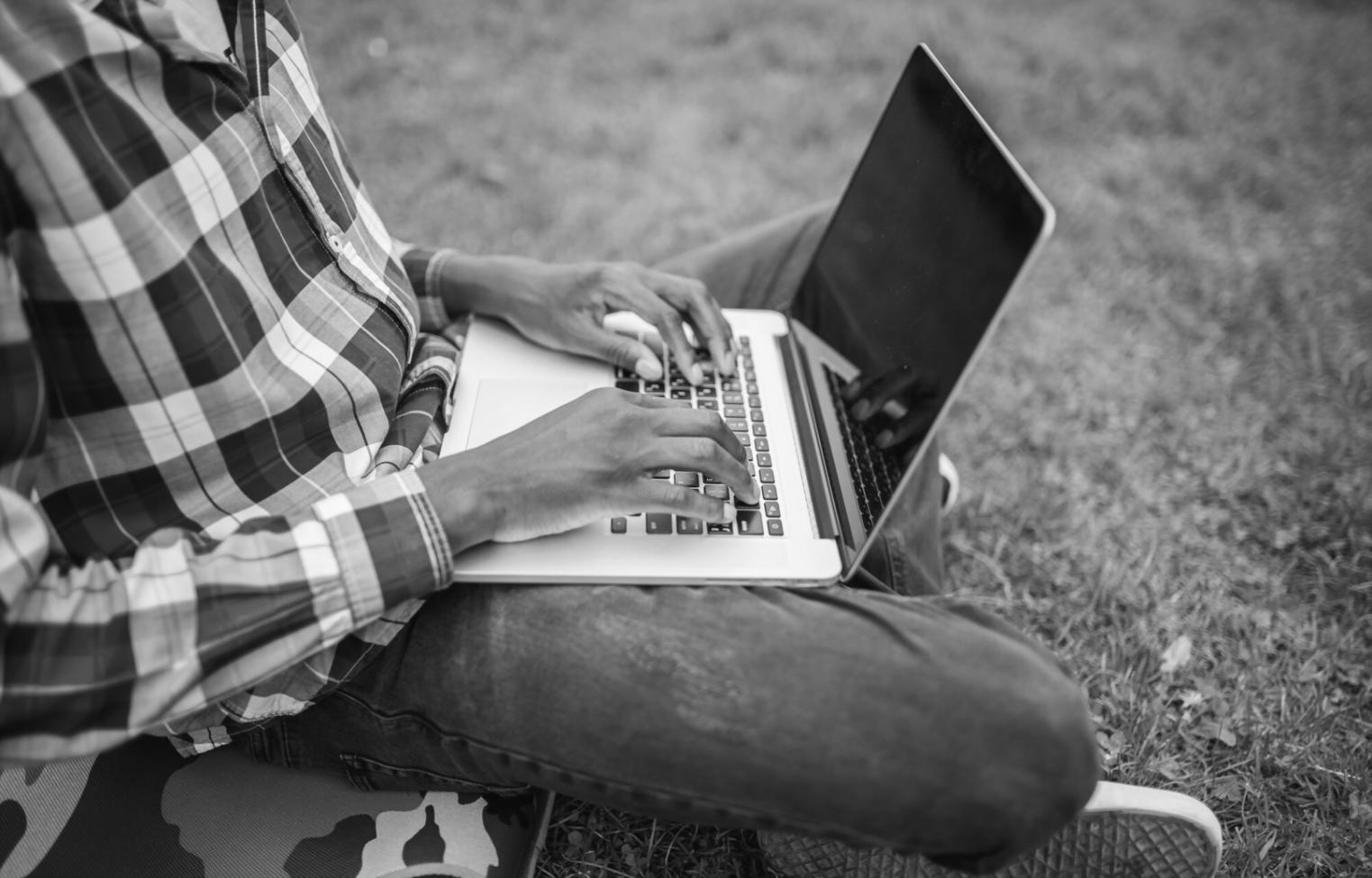 Sesi interaktif analisis fundamental dengan diskusi mendalam